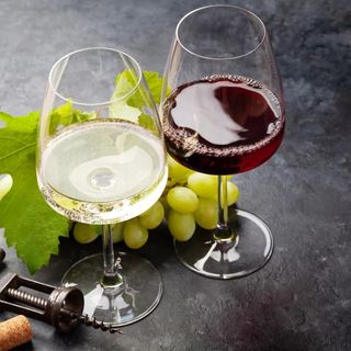 BOTELLA VINO BLANCO Y TINTO