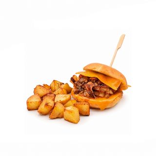 Hamburguesa Pulled Pork de Carrillera Ibérica  con Patatas