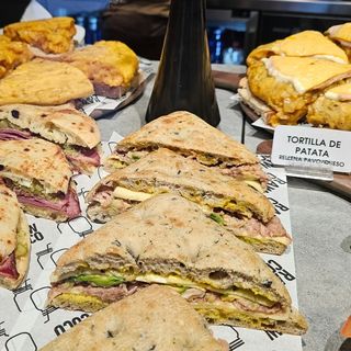 Focaccia Atún