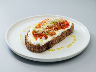 Tosta de Tomates Cherry