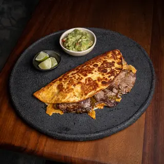 Quesadilla de Rib Eye al carbón