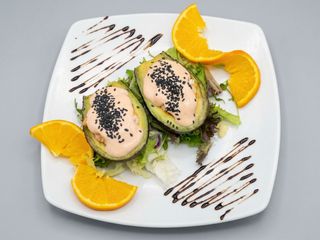 Aguacate con gambas