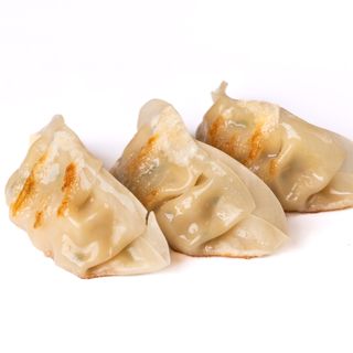 40.GYOZA DE POLLO (4U)
