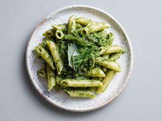 Pasta al pesto (salsa de albahaca) (porción)