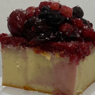 Tarta de queso con frutos de bosque