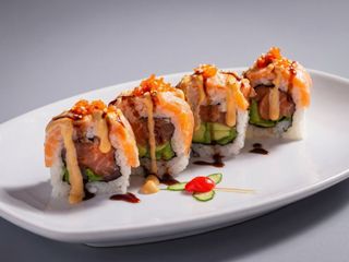 Salmón Gratinado Uramaki Roll (8 Uds.)