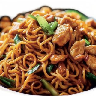 Tallarines japoneses fritos