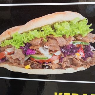 Kebab con patatas