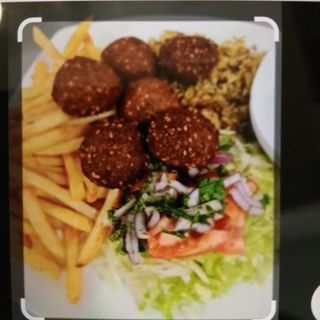 Plato vegetal con falafel(sin carne)