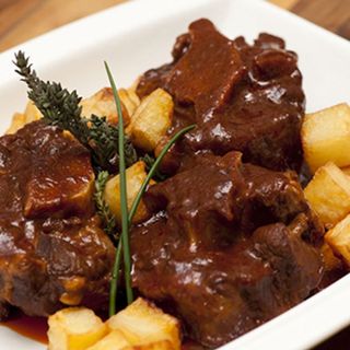 GUISO DE RABO DE TORO