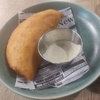 EMPANADA PELÚA (MECHADA QUESO)