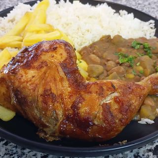 Sabrosón de pollo asado.