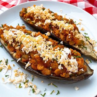 BEREJENAS RELLENAS CON SALSA BOLONESA