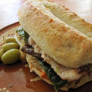 llonguet  lomo y pimientos