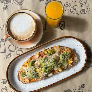 Tostada huevos revueltos