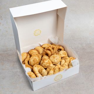 Caja de 50 mini pastelitos