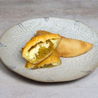 Empanada de plátano y queso 