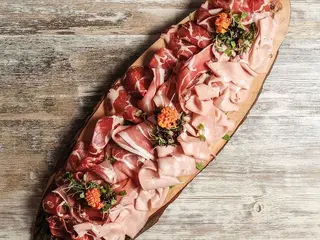 Salumi italiani misti con pane italiano