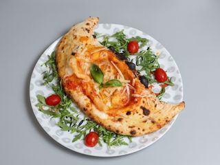 Pizza calzone al forno