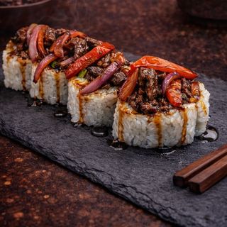 Uramaki Saltado (8 pzs.)