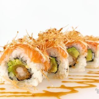 Gambas, aguacate, salmón,kataifi y teriyaki