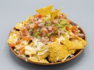 Nachos con guacamole