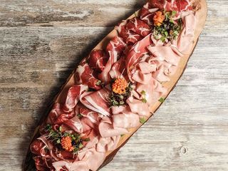 Salumi italiani misti con pane italiano