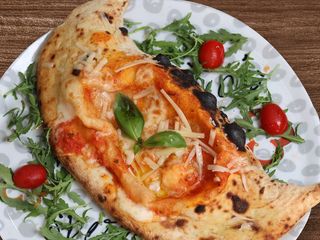 Pizza calzone al forno
