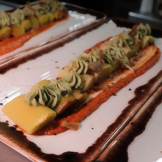 Puerro a baja temperatura con romesco