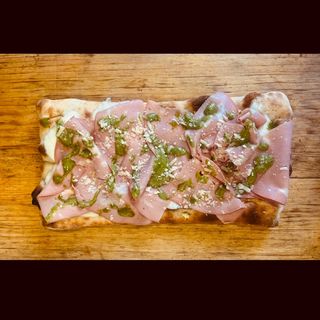 Pinsa De Mortadella Y Pesto (250 G.)