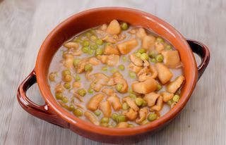 Chicharos con calamares