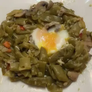 Judías salteadas con jamón y champiñones