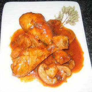 Pollo con tomate