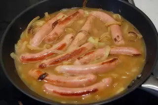 Salchichas al vino