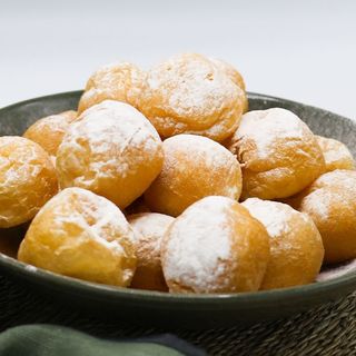 Buñuelos rellenos de crema