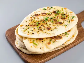 GARLIC NAAN