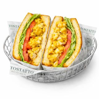 Sándwich De Pollo Con Miel Y Mostaza