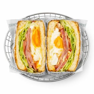 Sándwich De Huevo Y Jamón