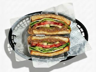 Sándwich Pulled Pork BBQ (cerdo desmenuzado)