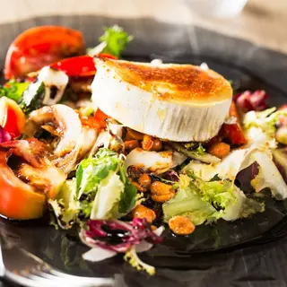 Ensalada Rulo cabra 