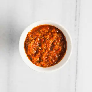 Adjika roja