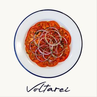 Tomate do noso Rosadiño con cebolla roja
