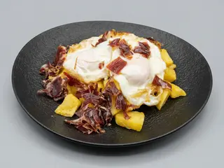 Huevos Rotos Con Jamón Ibérico