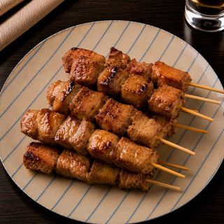 Pincho con pan de cristal