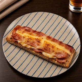 Bacon queso
