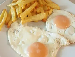 HUEVO CON PATATAS