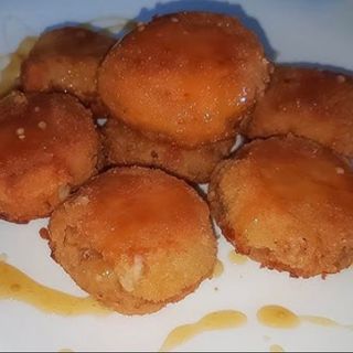 Champiñones rellenos de almogrote