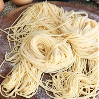 Tallarines caseros con salsa al Pesto 