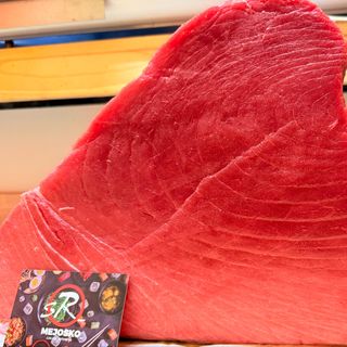 Sashimi de atún (18 pzs.)