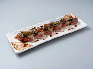 Nigiri de Wagyu con trufa negra (6 piezas)